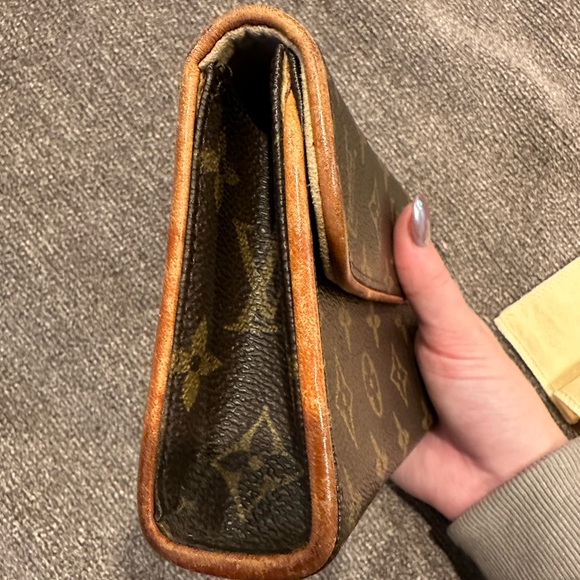 Louis Vuitton Belt Bag - Picture 12 of 12